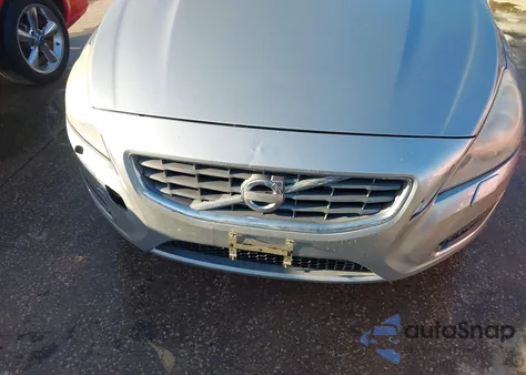 2013 Volvo S60 T5/T5 Platinum/T5 Premier/T5 Premier Plus из США, поврежденный, VIN YV1612FS4D2182205